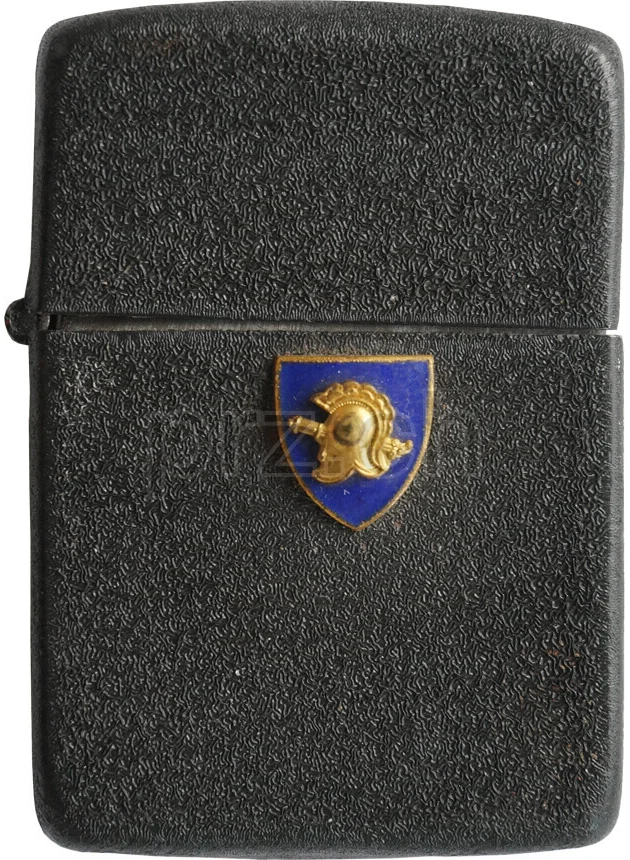 Black Crackle – U.S. Military Academy West Point, Ansicht 1 Black Crackle – U.S. Military Academy West Point, Modell three barrel hinge, round bottom, Jahr 1943 - 45, Ansicht 1