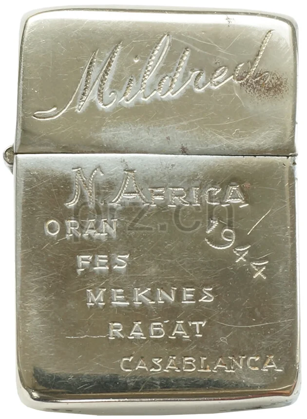 American Red Cross – Mildred, Vorderseite American Red Cross – Mildred, Modell three barrel hinge, round bottom, Jahr 1943 - 45, Vorderseite