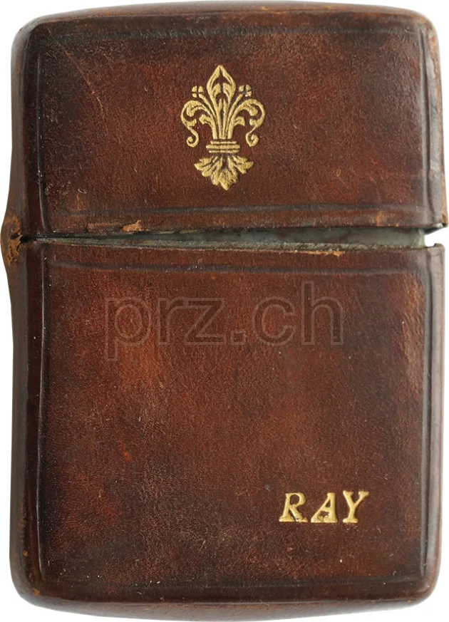 Vorderseite von Leather – Fleur de Lis, Modell four barrel hinge, flat bottom, Jahr 1942 - 43, Bild 1