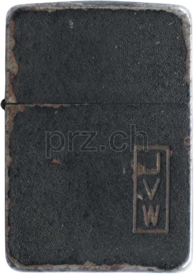 Vorderseite von Black Crackle – engraved by Zippo, Modell four barrel hinge, flat bottom, Jahr 1942 - 43, Bild 1