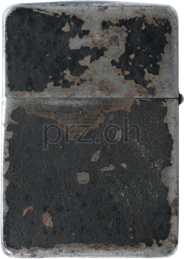 Vorderseite von Black Crackle – engraved by Zippo, Modell four barrel hinge, flat bottom, Jahr 1942 - 43, Bild 2