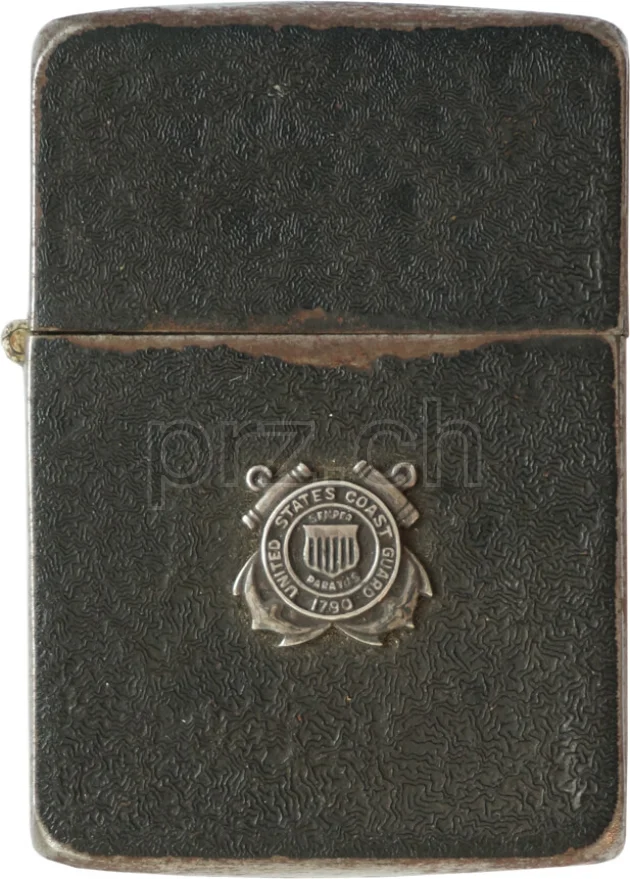 Vorderseite von Black Crackle – U.S. Coast Guard Insignia, Modell five barrel hinge (fixed after war), flat bottom, Jahr 1942 - 43, Bild 1