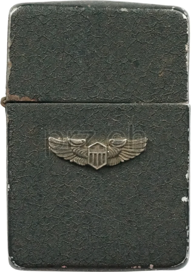 Vorderseite von Black Crackle – U.S. Air Force Pilot Wings Insignia, Modell four barrel hinge, flat bottom, Jahr 1942 - 43, Bild 1